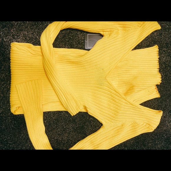 Yellow Dress - Picture 2 of 3